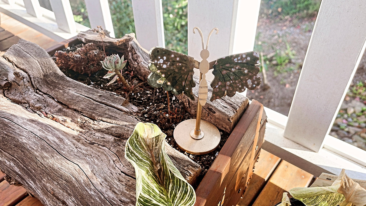 CRYSTAL STAND DISPLAY PIECES